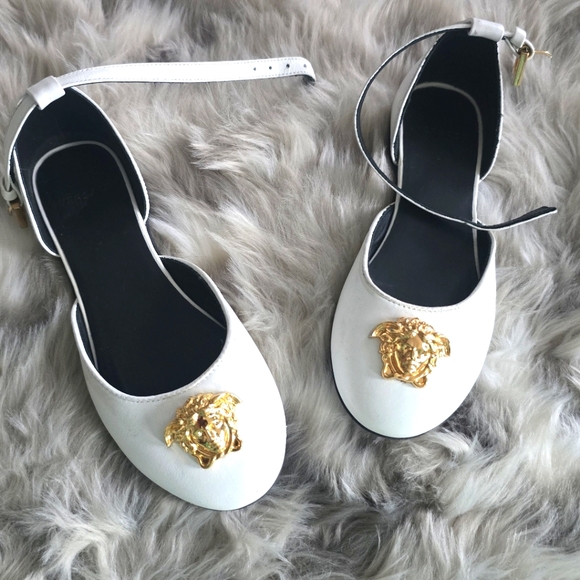 Versace White and Gold Women´s Flats
